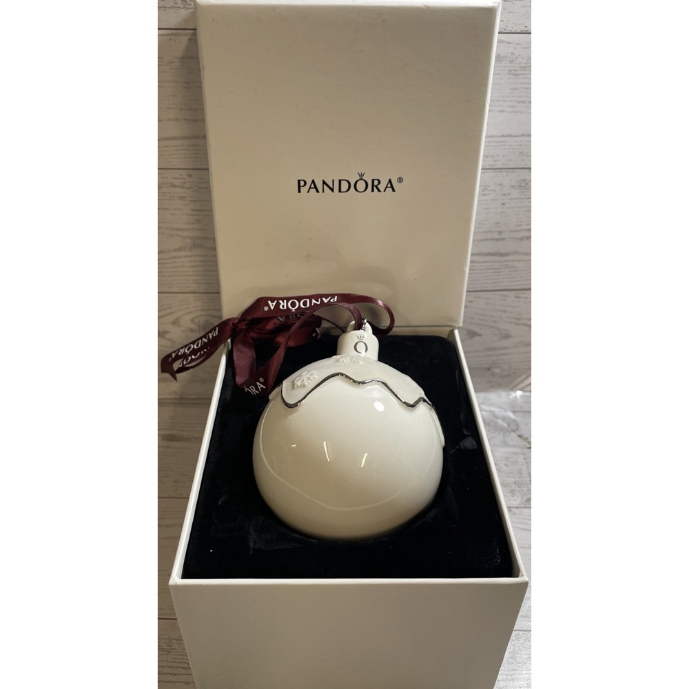 PANDORA Authentic 2018 Christmas Porcelain Snowball Ornament Limited Edition.